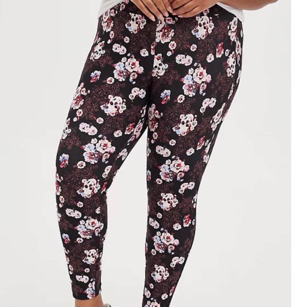 Torrid skull floral pixie leggings sz 2X NWT